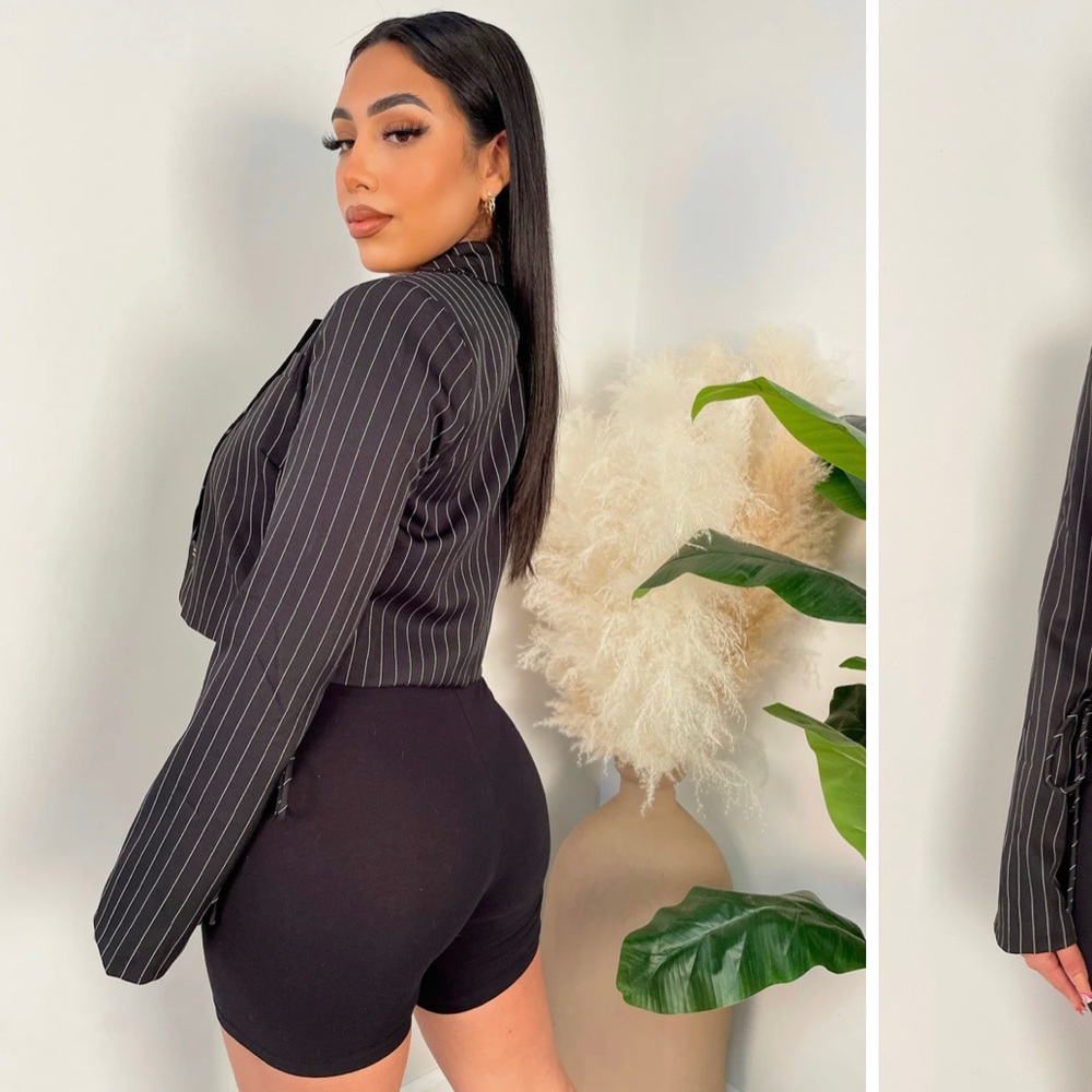 💕🥰❤️CROPPED BLACK BLAZER❤️🥰💕 - Picture 2 of 2